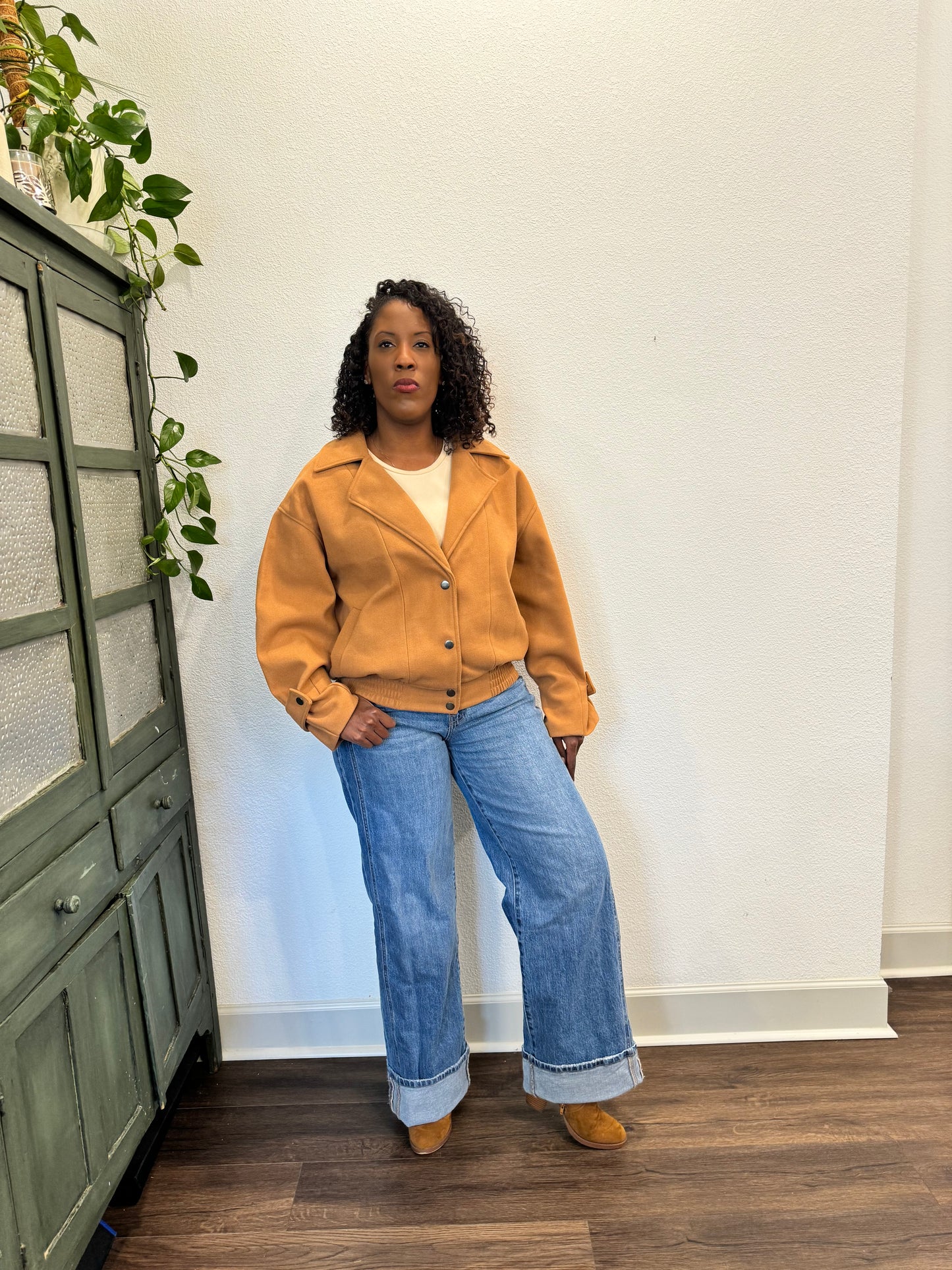 Wide leg cuffed jean