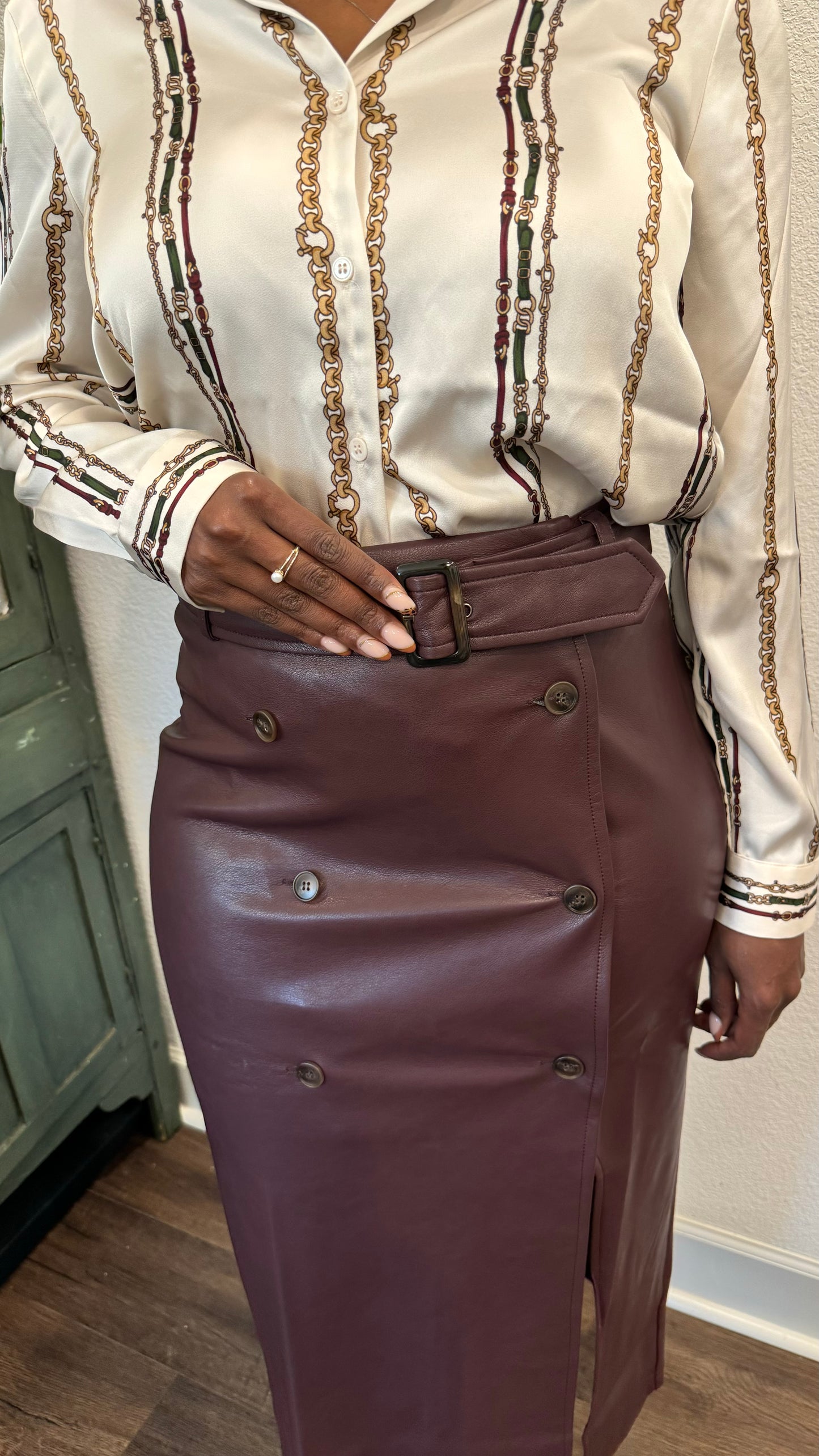 Faux leather skirt curve