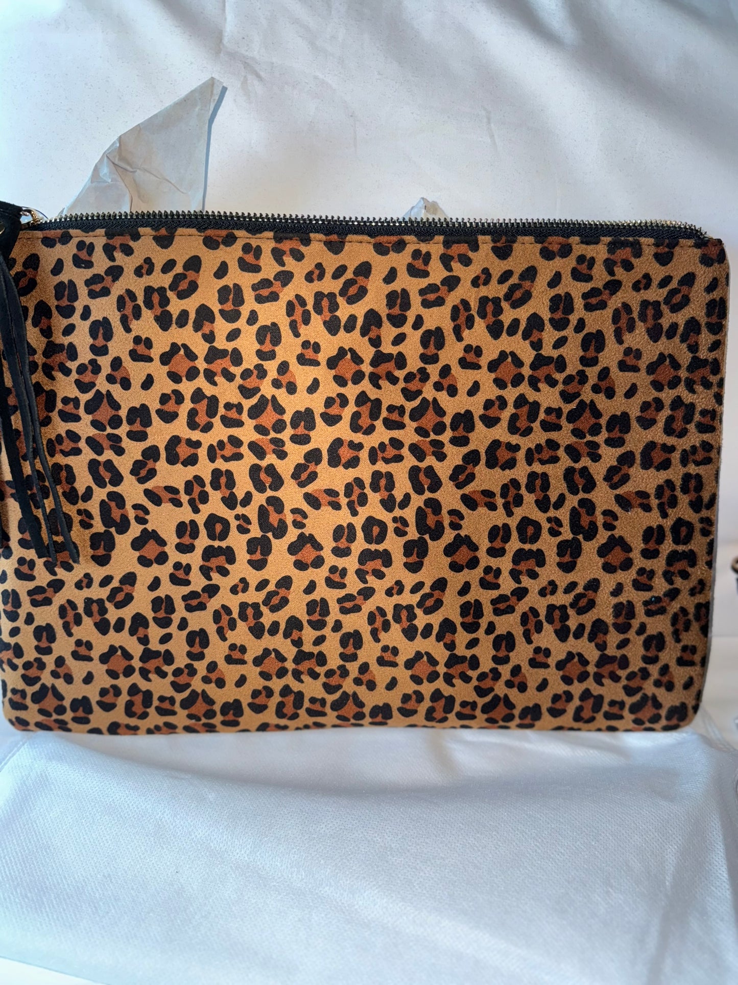 Leopard clutch